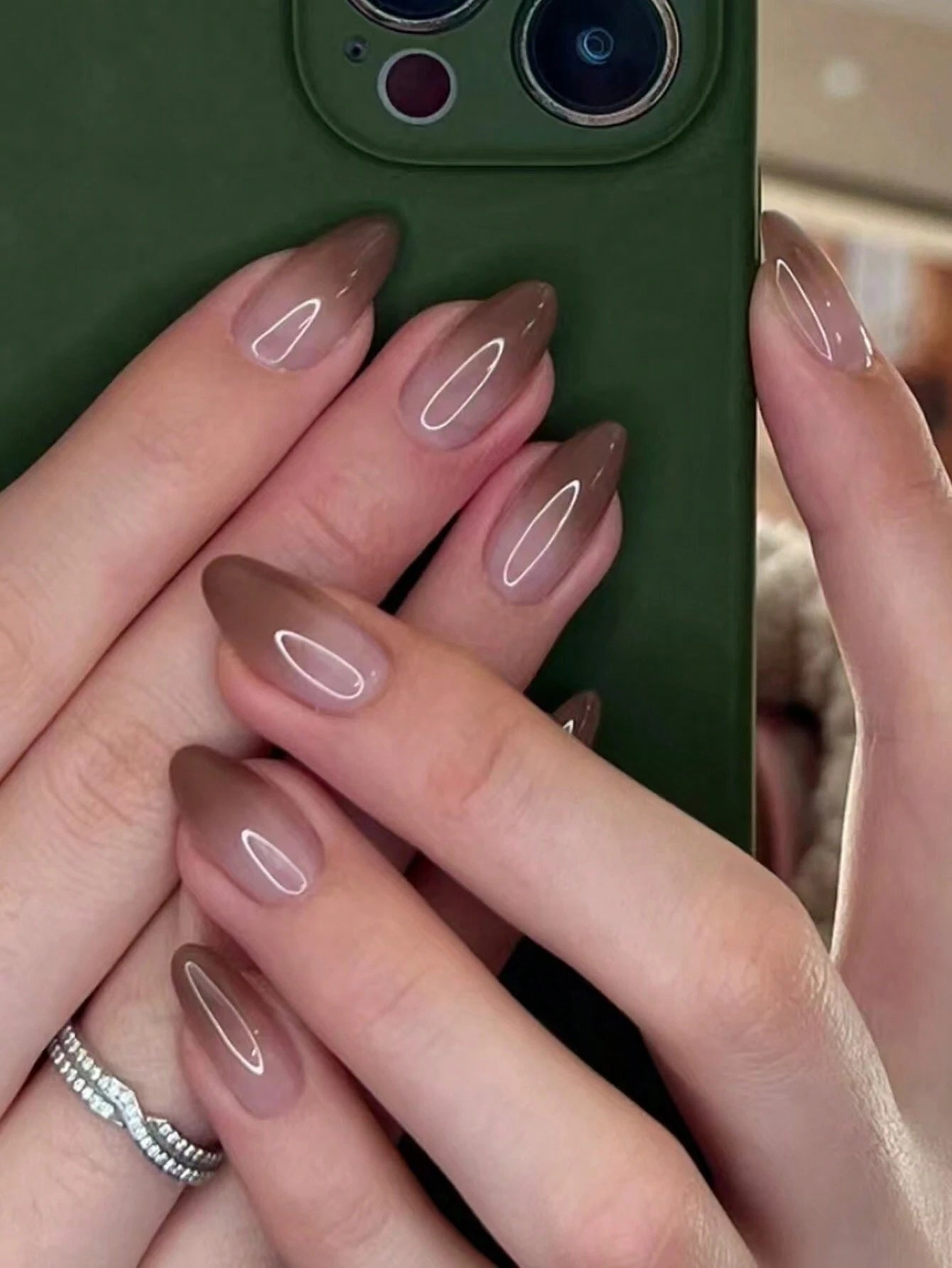24 Pieces of Short Brown Almond-Shaped Press-On Nails, Gradient Smudged False Nails, with 1 Rubbing Strip and 1 Piece of Jelly Glue