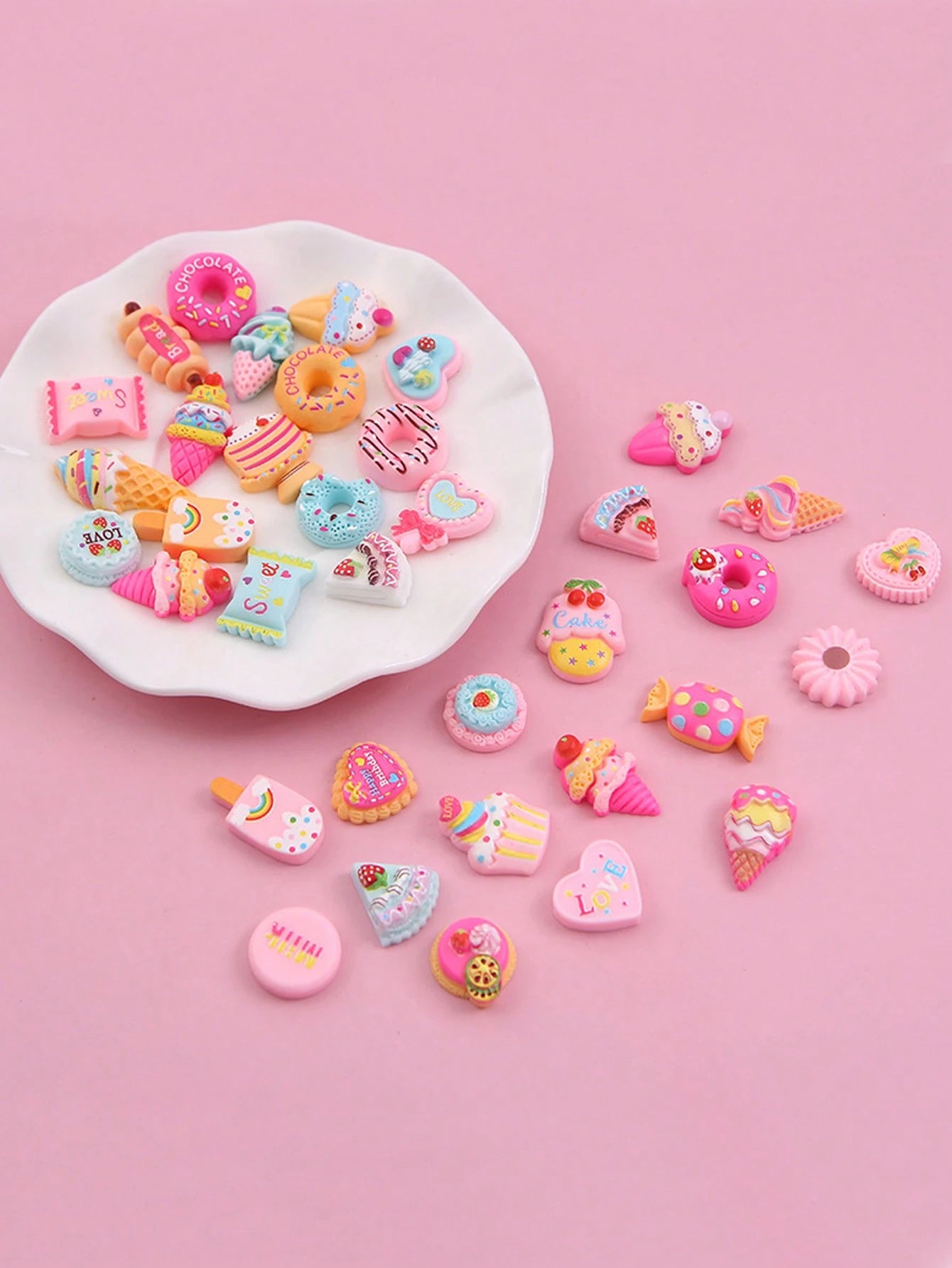 30Pcs/Bag Nail Art Charms Rhinestones 3D Kawaii Candy Cake Random Mixed Resin for Acrylic Nail Art Tips Decoration Manicure Accessories Tool