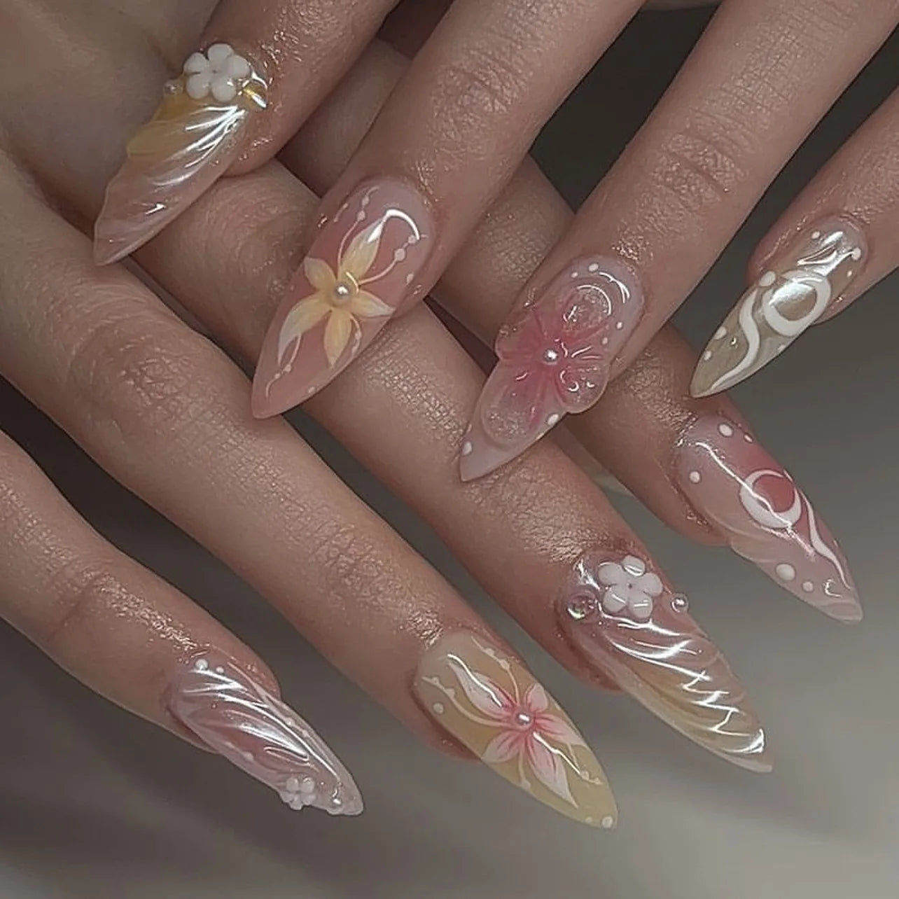 24Pcs Tropical Flower Press on Nails Colorful French 3D Crystal Butterfly Shells Pattern Printed False Nails Almond Fake Nail