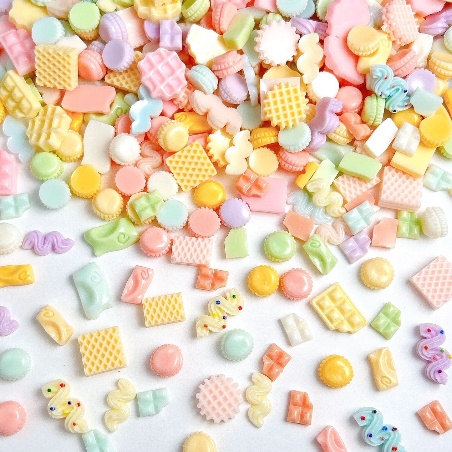 50PCS Multiple Colors Mini Chocolate Cookies Resin Nail Art Charms Kawaii Simulated Cream Strip Mixed Nail Decorations DIY Nails