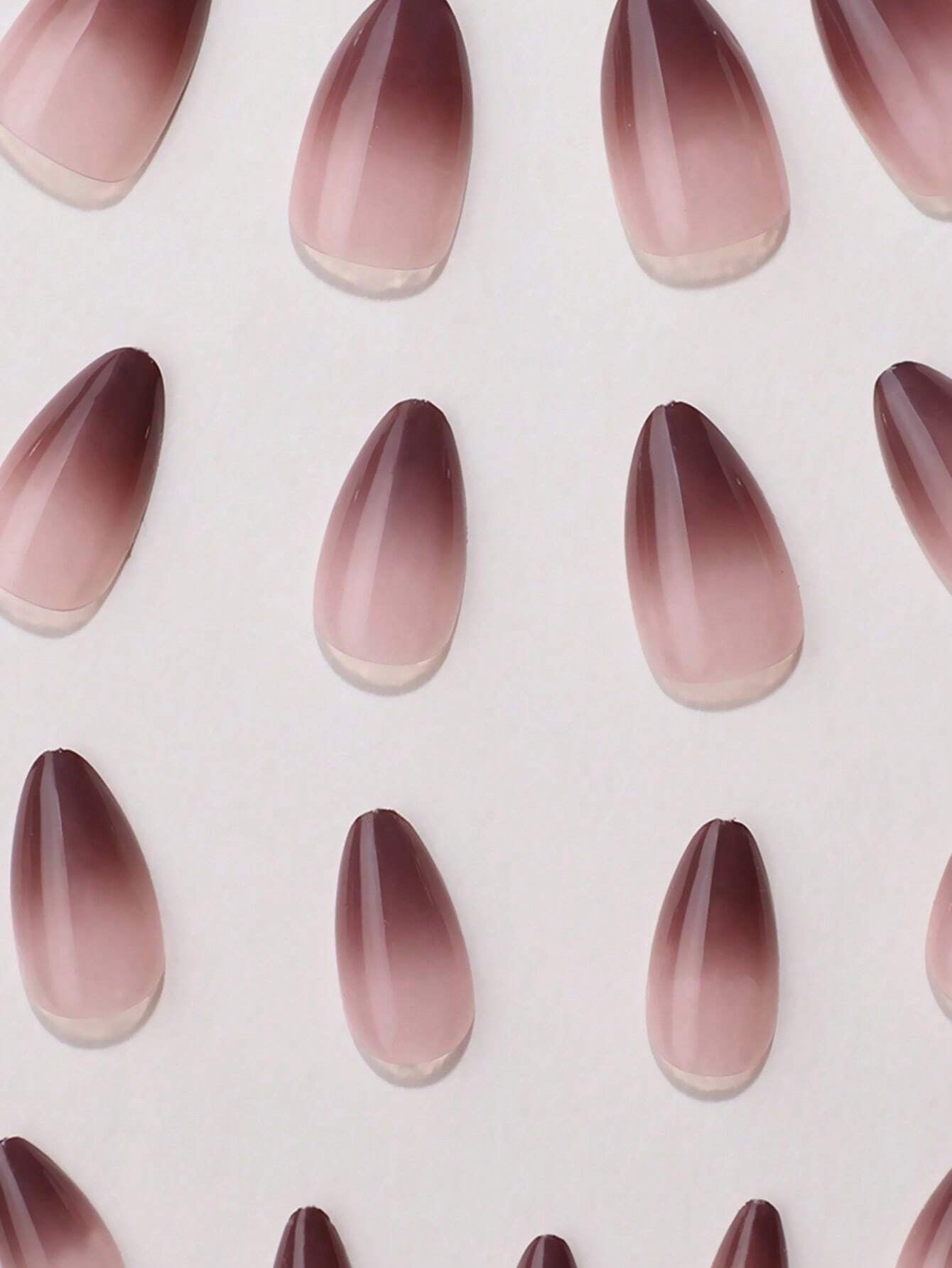 24 Pieces of Short Brown Almond-Shaped Press-On Nails, Gradient Smudged False Nails, with 1 Rubbing Strip and 1 Piece of Jelly Glue