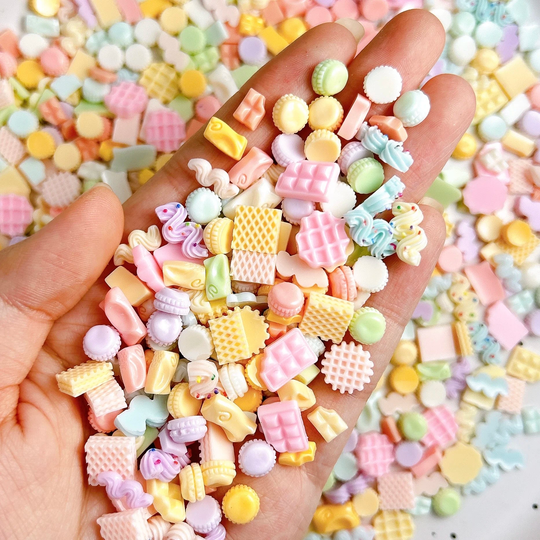 50PCS Multiple Colors Mini Chocolate Cookies Resin Nail Art Charms Kawaii Simulated Cream Strip Mixed Nail Decorations DIY Nails