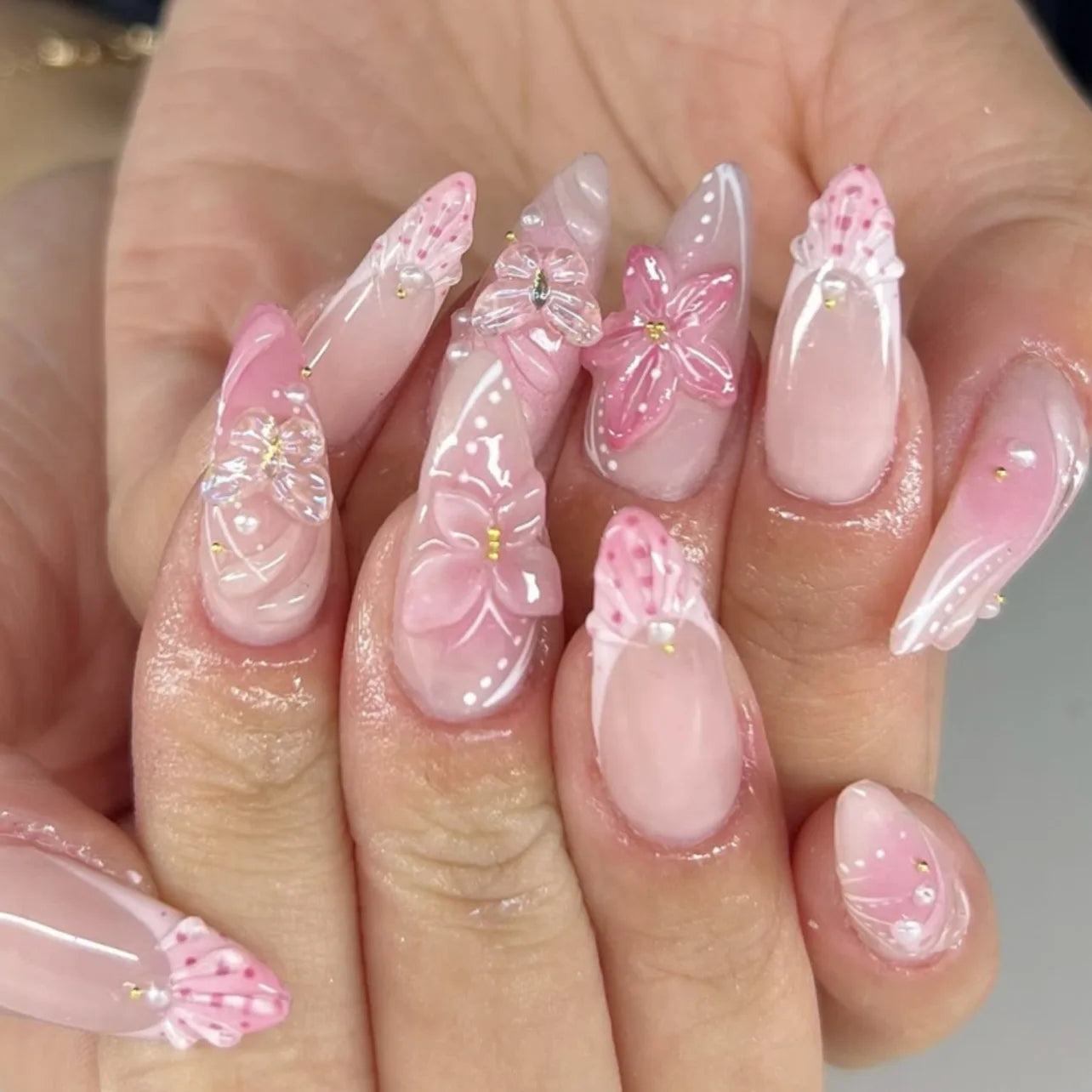 24Pcs Tropical Flower Press on Nails Colorful French 3D Crystal Butterfly Shells Pattern Printed False Nails Almond Fake Nail