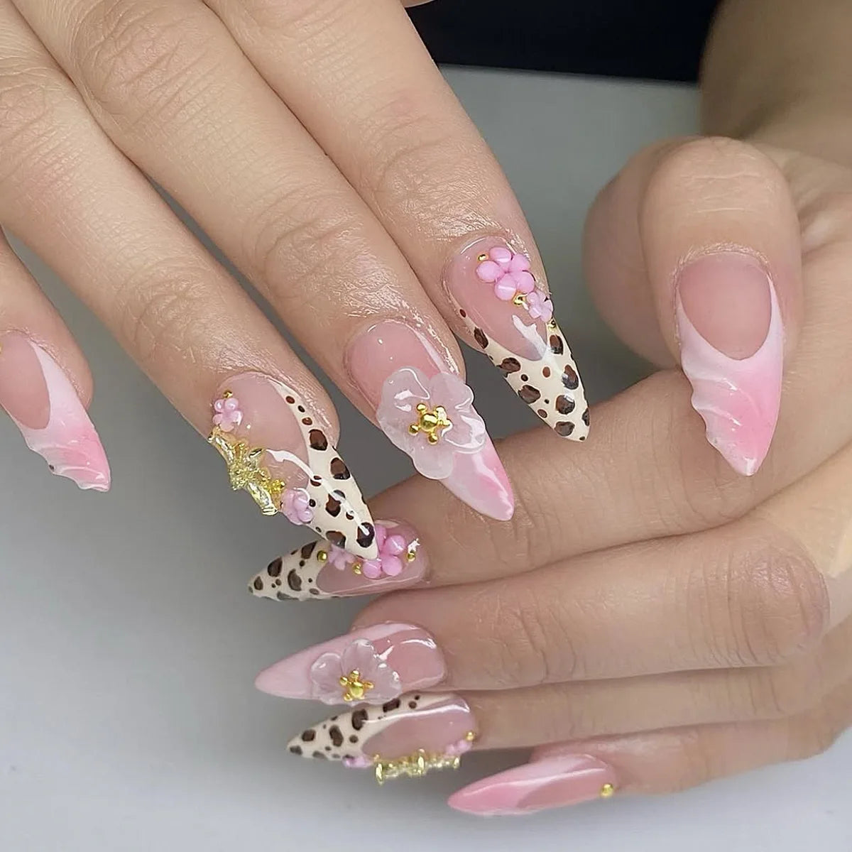 24Pcs Tropical Flower Press on Nails Colorful French 3D Crystal Butterfly Shells Pattern Printed False Nails Almond Fake Nail