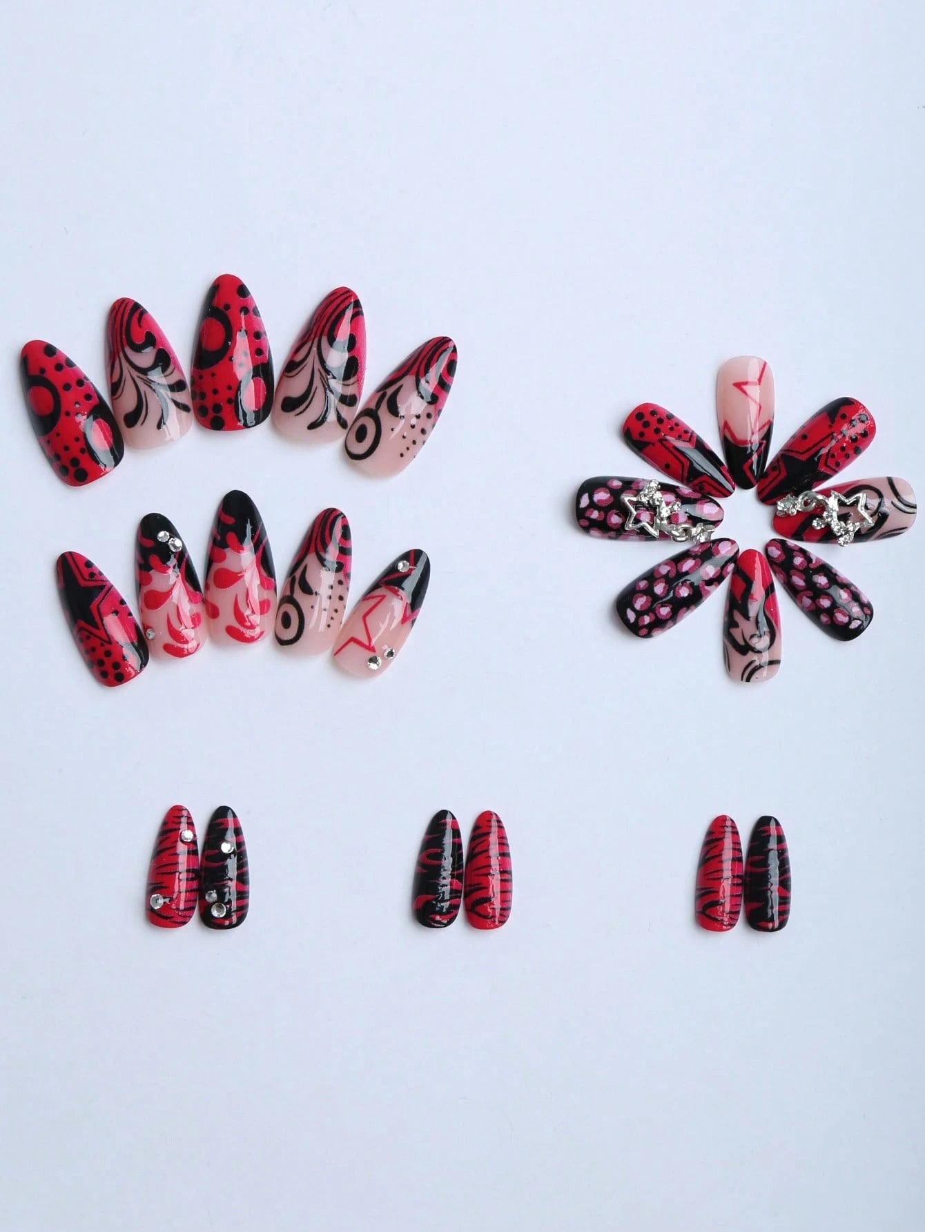 24 Pcs of Medium-Length Almond-Shaped Press on Nails Gift Box Retro Memories Girl Group Style Y2K Black Star Hot Girl Dragon Fruit Color Sexy Rose Red Black Smudge Leopard Print 3D Three-Dimensional Metal Five-Pointed Star Polka Dot Flash Diamond Party Portable False Nails