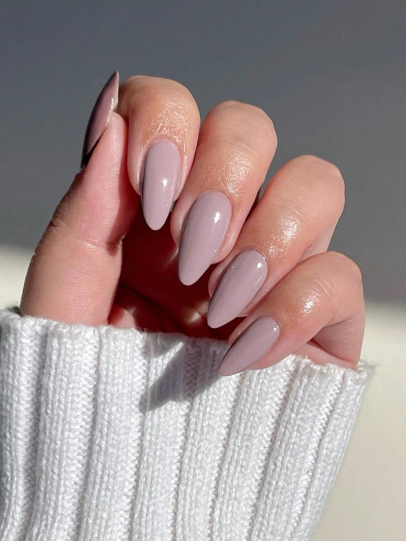 Transform Your Nails With, 24Pcs Almond Presson Nails , Fit Perfectly& Medium Length Design Acrylic Fake Nails, Contain 1Pc Jelly Glue and 1Pc Nail File, Suitable for Ladies and Girls Daily Work Party Use