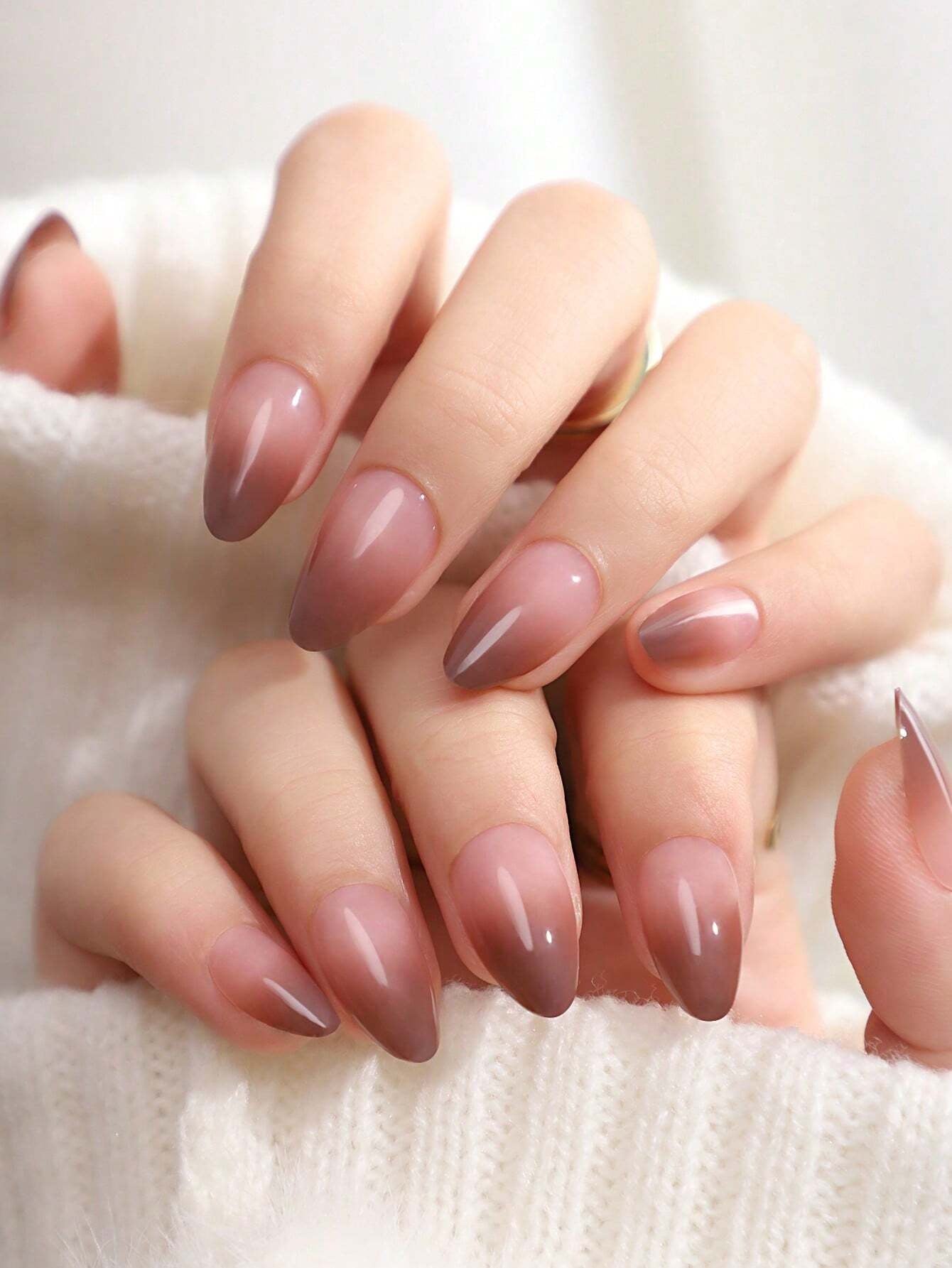 24 Pieces of Short Brown Almond-Shaped Press-On Nails, Gradient Smudged False Nails, with 1 Rubbing Strip and 1 Piece of Jelly Glue