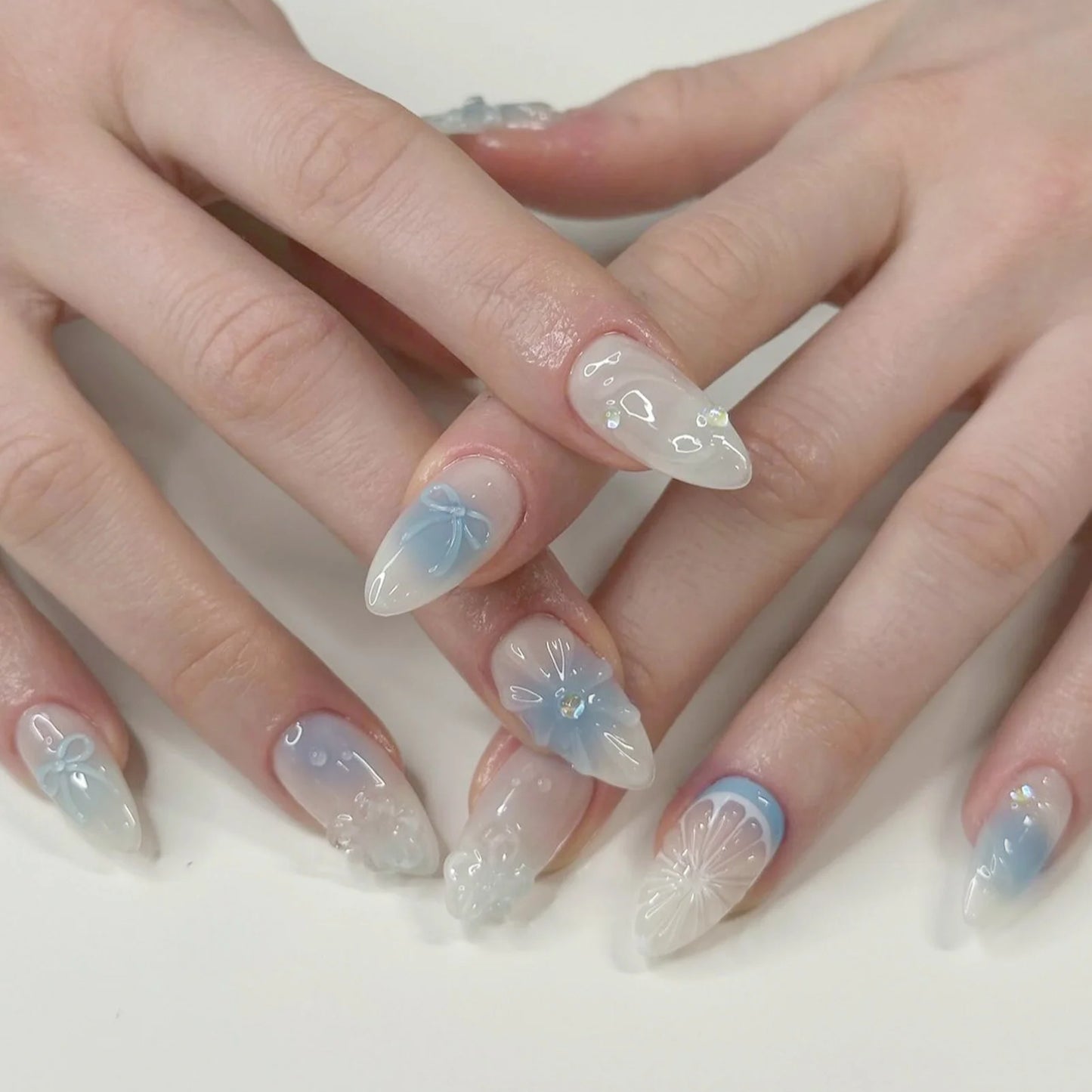 24Pcs Tropical Flower Press on Nails Colorful French 3D Crystal Butterfly Shells Pattern Printed False Nails Almond Fake Nail